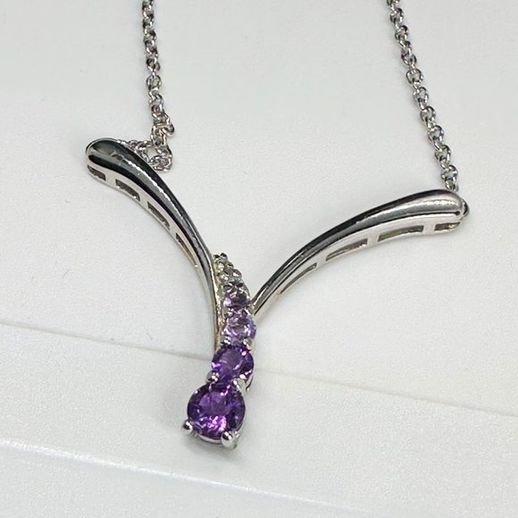 Beautiful African Amethysts graduating in size and color from pink to purples - - Picture 2 of 10